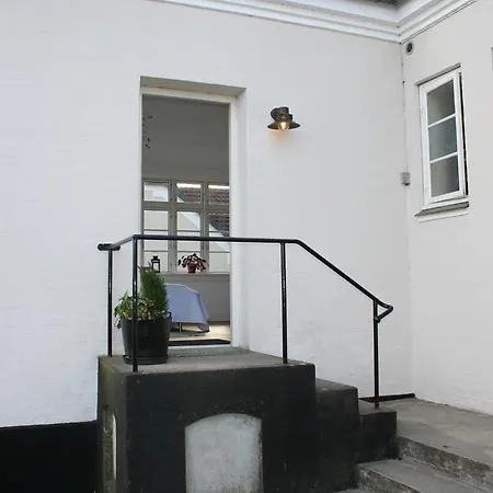 Bed & Breakfast Thuroe 3*