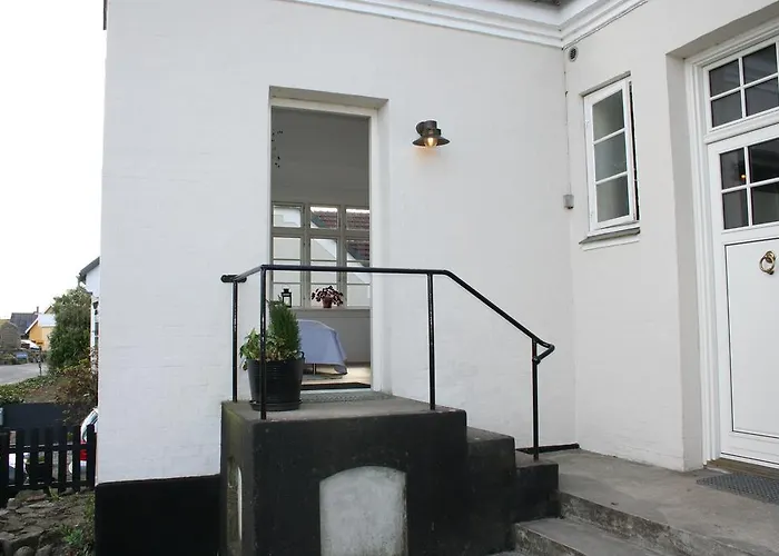 Bed and Breakfast Thuroe 3*