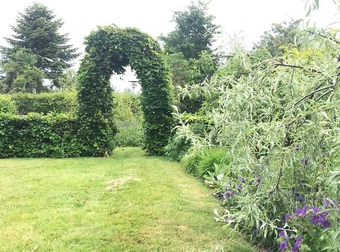 Bed and Breakfast Thuroe 3*